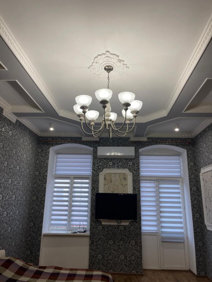Lux Apartment In Zentrum Чернивци Екстериор снимка
