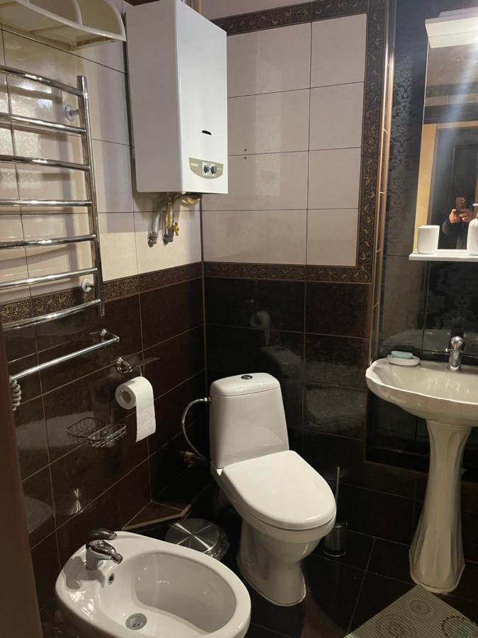 Lux Apartment In Zentrum Чернивци Екстериор снимка